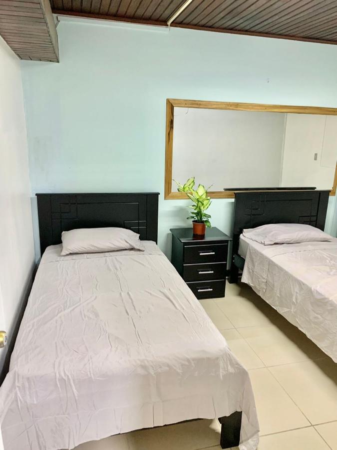 Global House Cr Hostel Backpackers Alajuela Habitacion Compartida 2 Camas Por Habitacion Εξωτερικό φωτογραφία