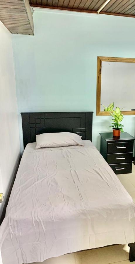Global House Cr Hostel Backpackers Alajuela Habitacion Compartida 2 Camas Por Habitacion Εξωτερικό φωτογραφία